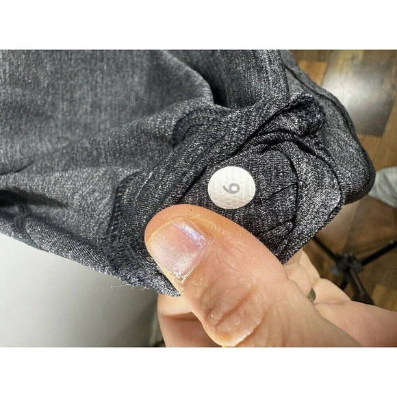 Lululemon Free To Be Wild Tank Women's Size 6 Medium Heathered Black Luon - Picture 4 of 5